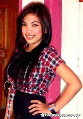 Adorable Filipina