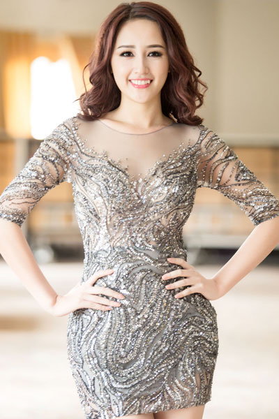 Mai Phuong Thuy in silver glittered dress