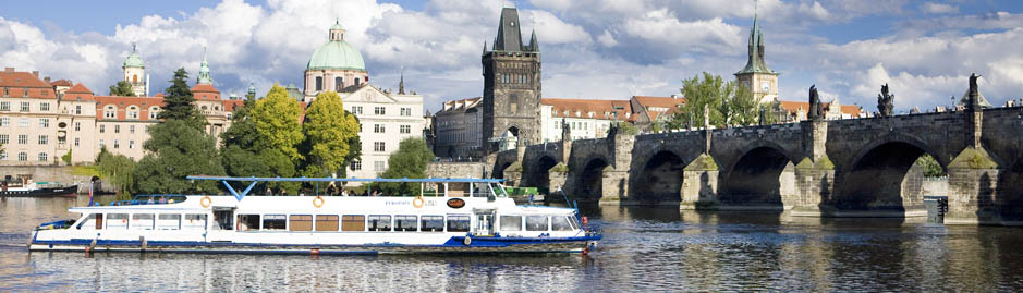 Happy couple on Romantic Prague river cruise