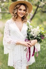 Moldovan model pictorial with flowers