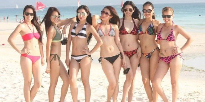 hot Filipina girls at the beach