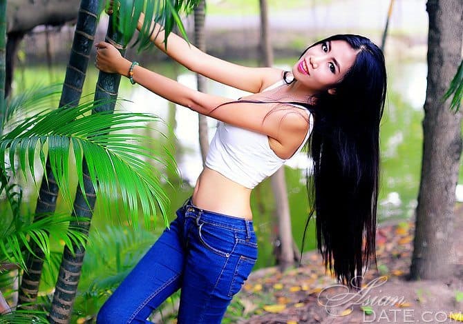 meet this hot Thai girl