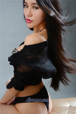 seductive Chinese girl looking for partner