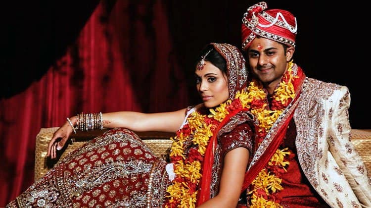 Indian couple wearing traditional Indian clothes