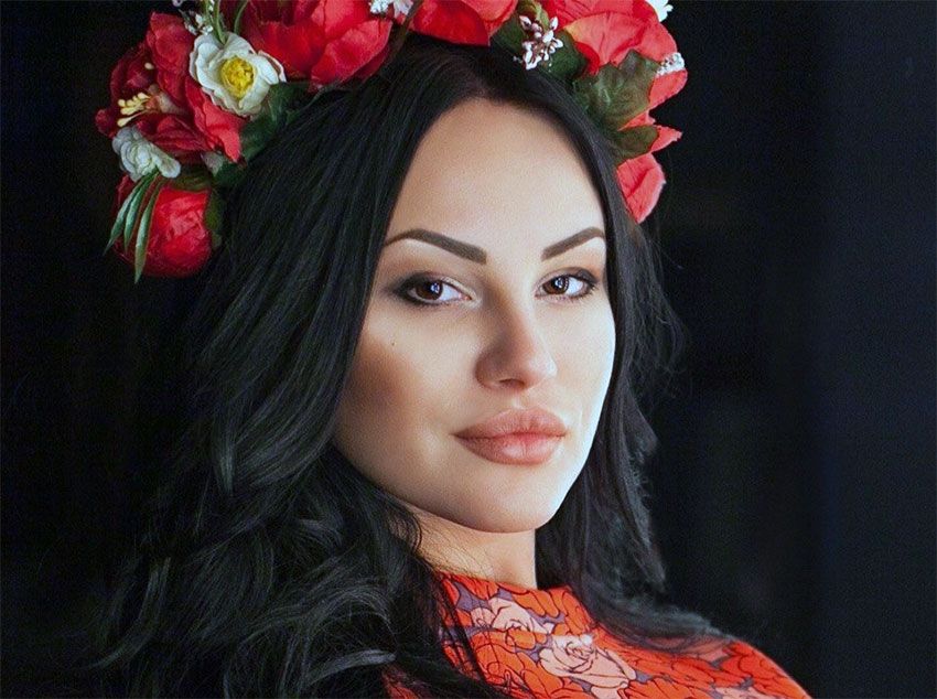 tempting Belarus girl with flower crown