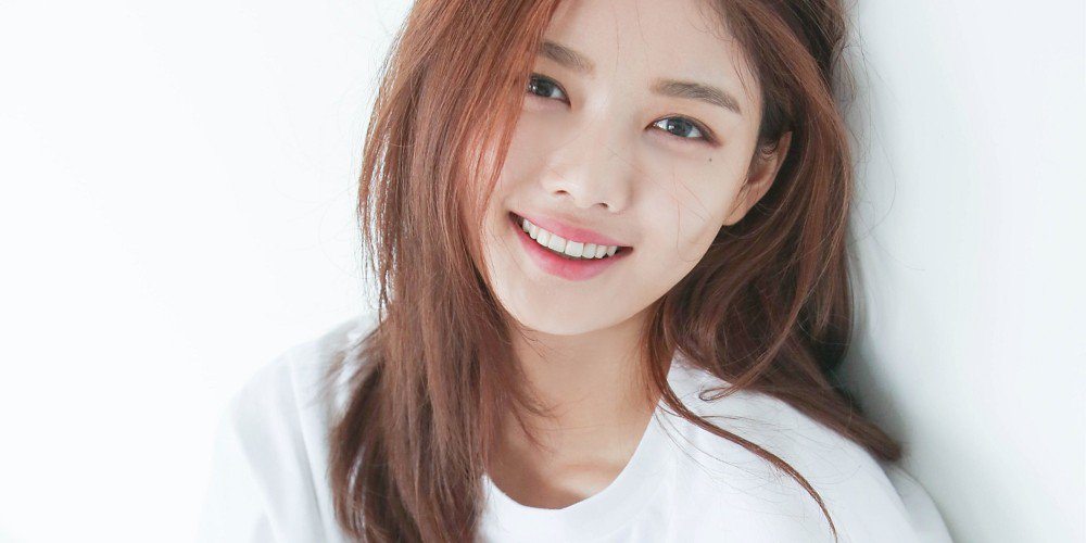 Kim Yoo Jung smiling