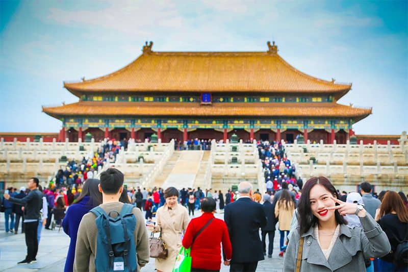 tourists at the forbidden temple in China