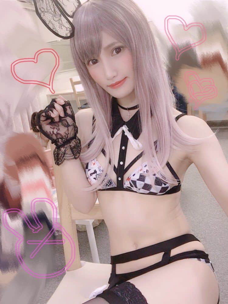 Mashiro Hiiragi beach parlor casino cosplay