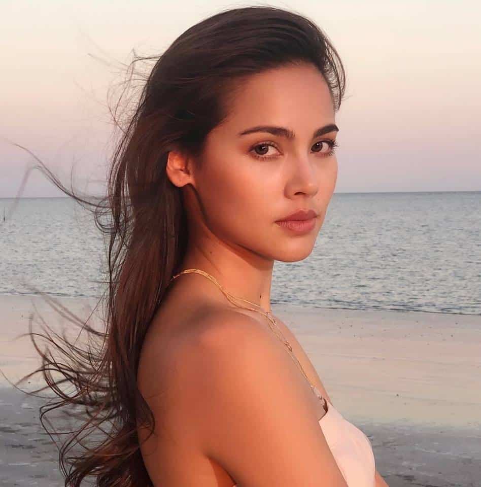 Urassaya Sperbund at the beach