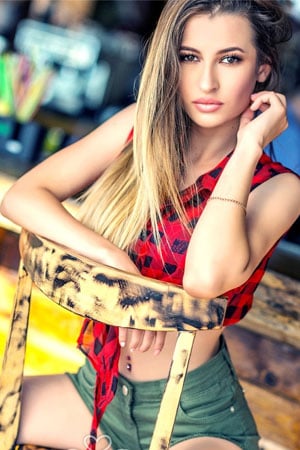 attractive Ukrainian woman for marriage